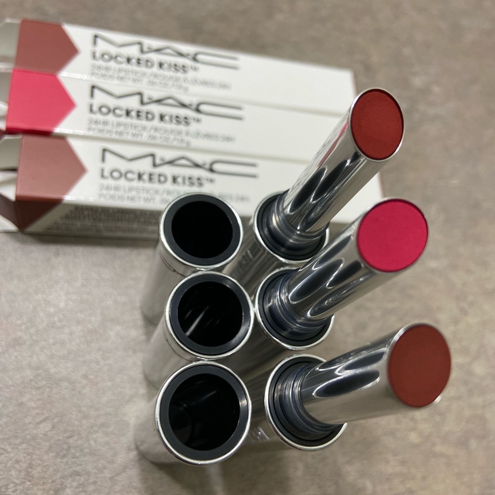 MAC Locked Kiss 24hr Lipstick Set